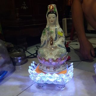 Chân Đế pha lê để tượng quan âm ( 7 màu )