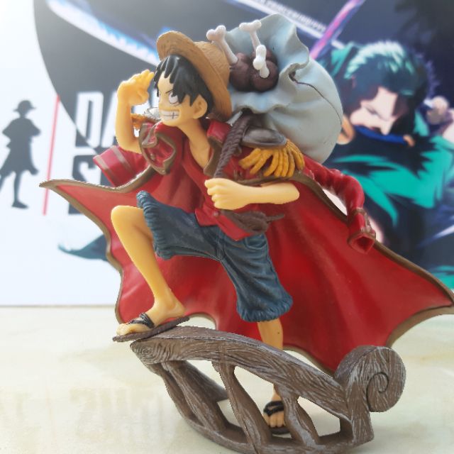 Mô hình Figure One Piece Luffy - Mihawk 15cm Full Box