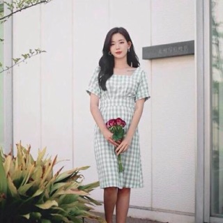 Đầm caro xanh đan dây lưng
