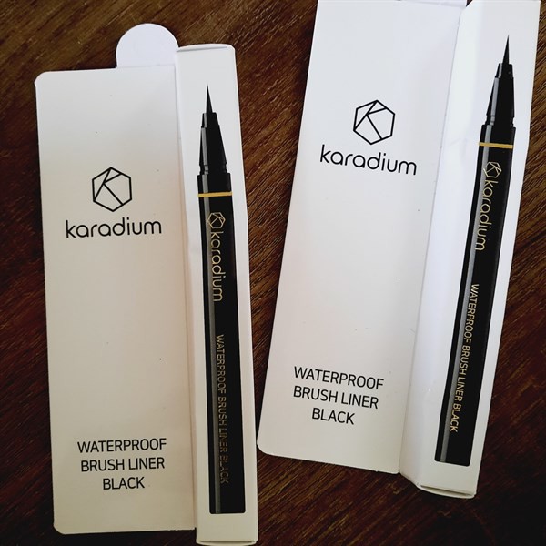 Kẻ mắt dạ Karadium Waterproof Brush Liner (vỏ trắng)
