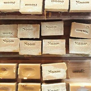 Đường mía thô Noom