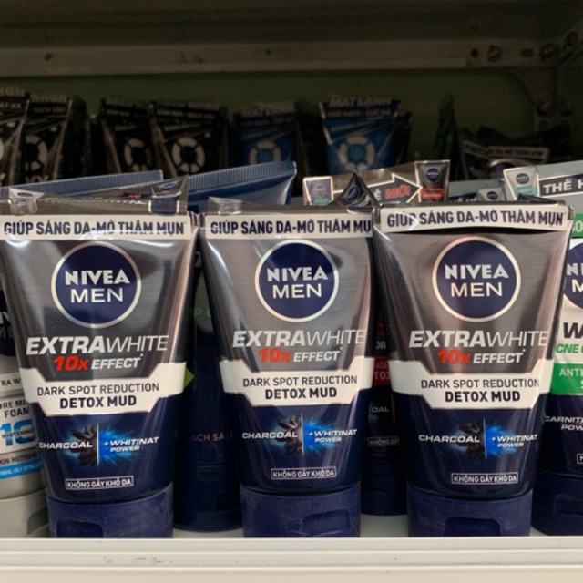 Sữa rửa mặt sáng da và mờ thâm mụn dành cho nam Nivea Men Extra White Dark Spot Reduction (100g)