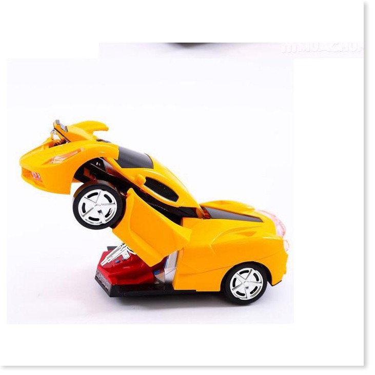 Ô Tô Biến Hình - Robot biến hình  Dùng Pin Có Nhạc - Tặng bộ bài magic