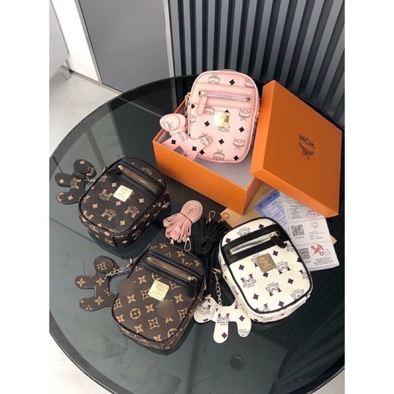Túi xách nữ, Túi  MCm-Lv đeo chéo in họa tiết tặng kèm móc treo cún( ảnh thật để bàn)