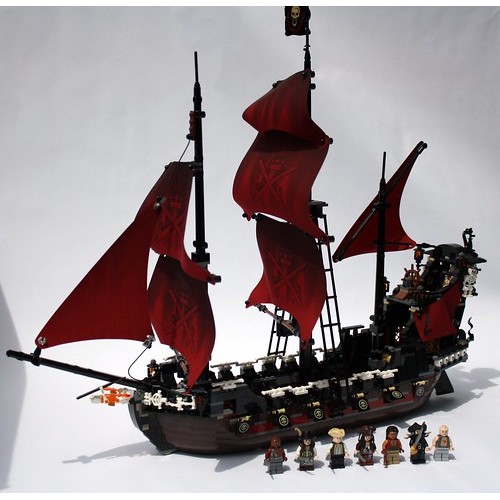 LEGO 4195 - Revenge Pirates Of The Caribbean -Tàu Sự Trả Thù Của Nữ Hoàng Anne