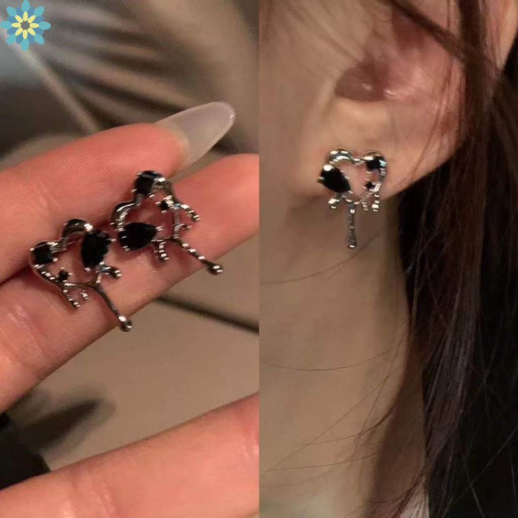 Khuyên Tai Hình Trái Tim Màu Đen Thời Trang Dành Cho Nữ