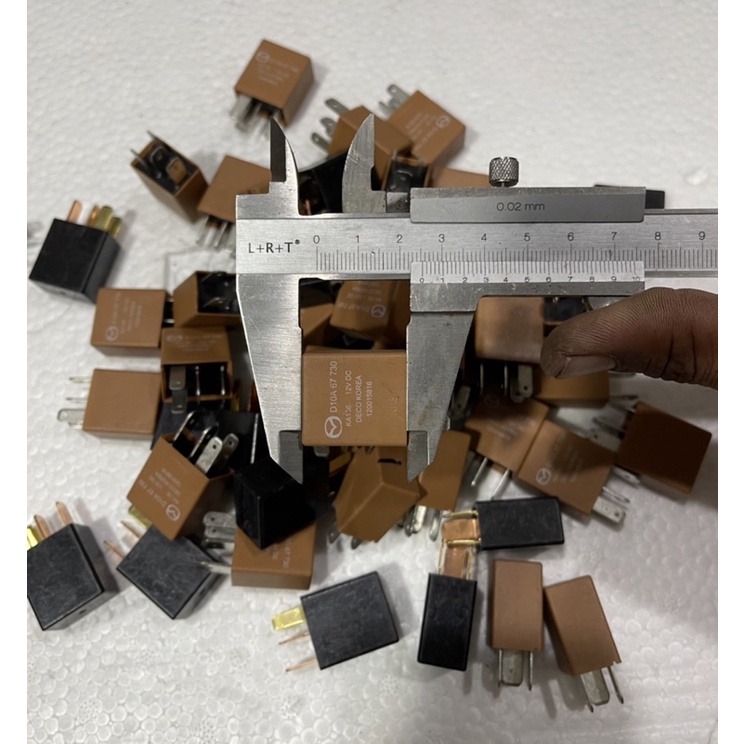 ✅RƠ LE 4 CHÂN 12V DENSO KÈM ĐẾ.