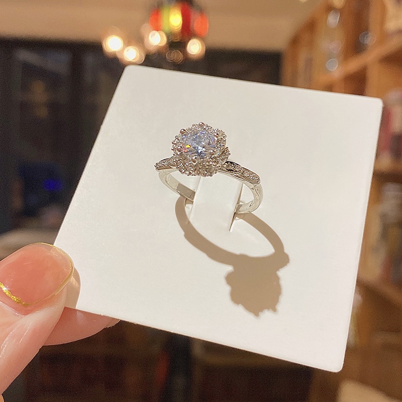 Nhẫn Hở Hình Hoa Hồng Đính Đá Zircon Sang Trọng