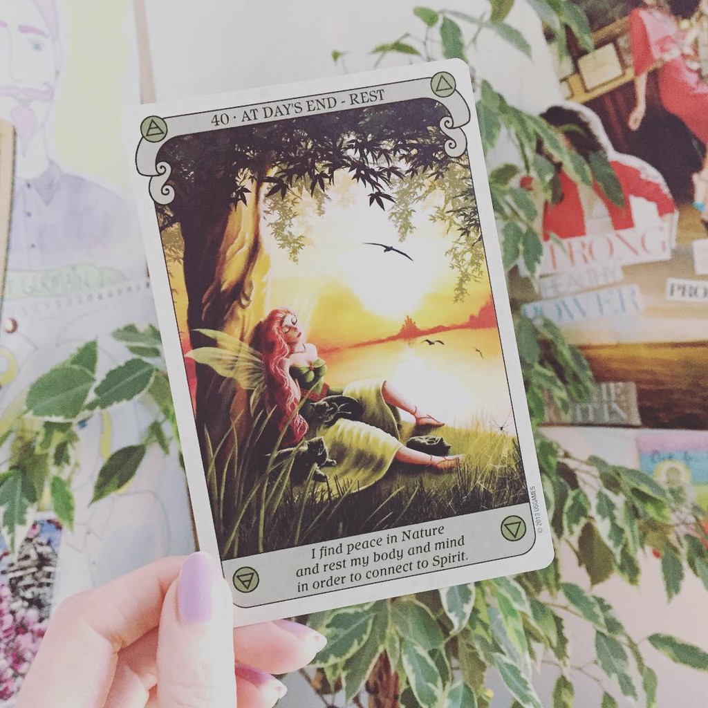 Bài Conscious Spirit Oracle Deck