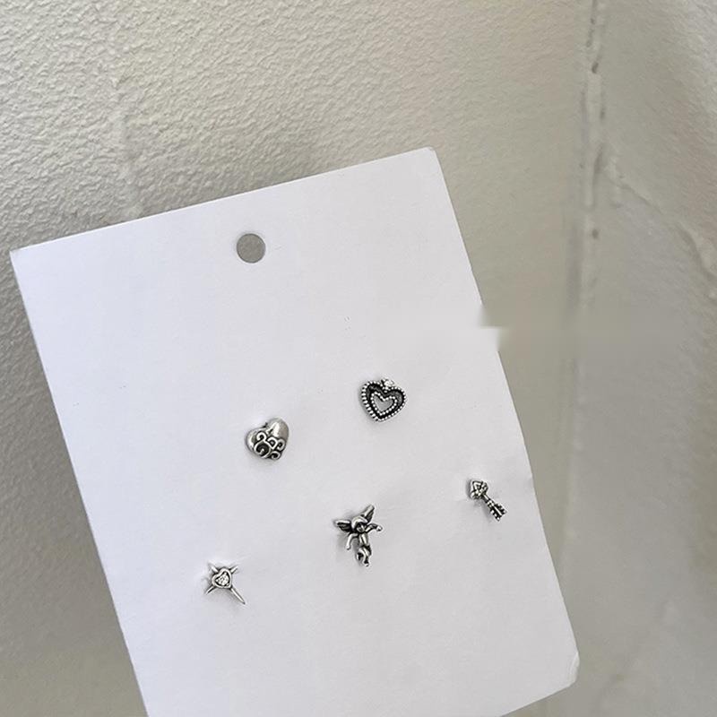 Set Khuyên Tai Hình Trái Tim Phong Cách Cổ Điển Cá Tính Dành Cho Nữ