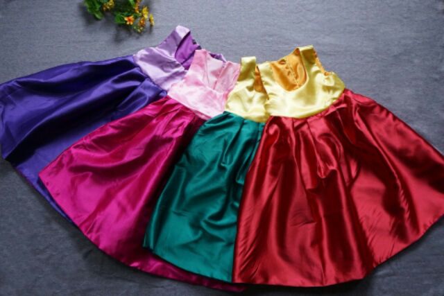 ⚡️⚡️⚡️e về đc 500b hanbok bé gái nha
Vải lụa tơ tằm bồng bềnh công chúa nạz
👉🏻 sỉ 170k
Sz từ 1-5t ( 10-20kg )
👍ôm lô