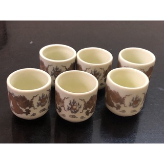 Chén lẻ mầu xanh và vàng