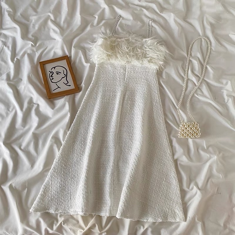 Đầm tweed trắng lông vũ dây trai