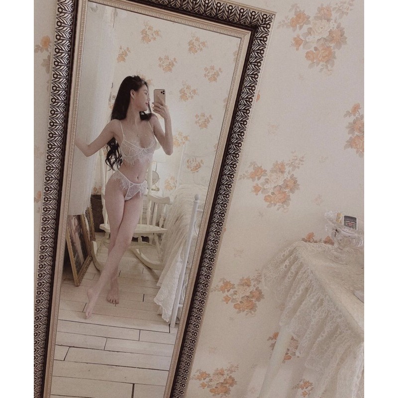 Bộ đồ lót ren mỏng manh không gọng
