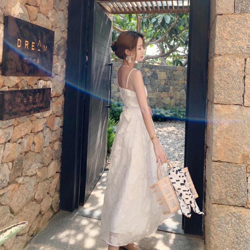  Đầm Trắng Hai Dây Đính Ngọc Trai Phong Cách Pháp Thanh Lịch | BigBuy360 - bigbuy360.vn