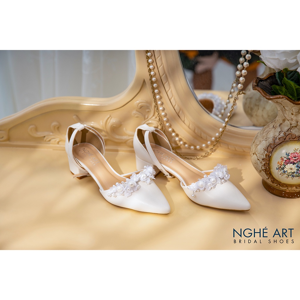 Giày cưới Nghé Art gót vuông đính hoa voan ngọc 384