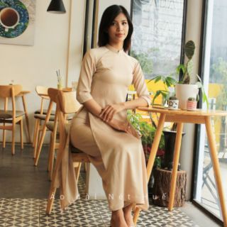 Áo dài lụa nhung dáng cách tân