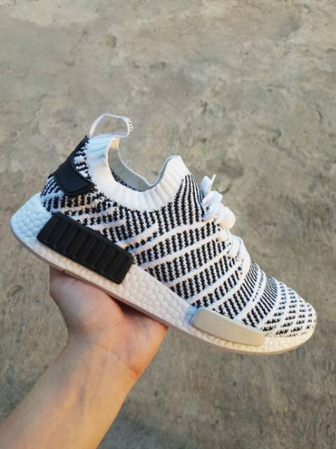 Giày Bata Adidas Nmd R1 Primeknit Thời Trang Năng Động