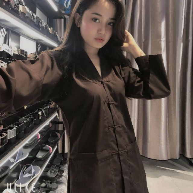 áo nâu đi chùa mẫu đơn giản from rộng , thích hợp với mọi lứa tuổi .