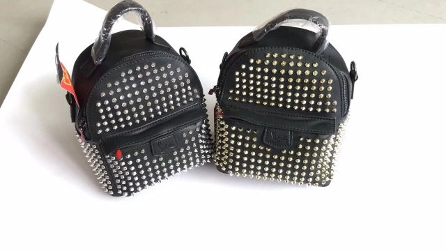Balo đinh loại đẹp size 17 kèm túi vải