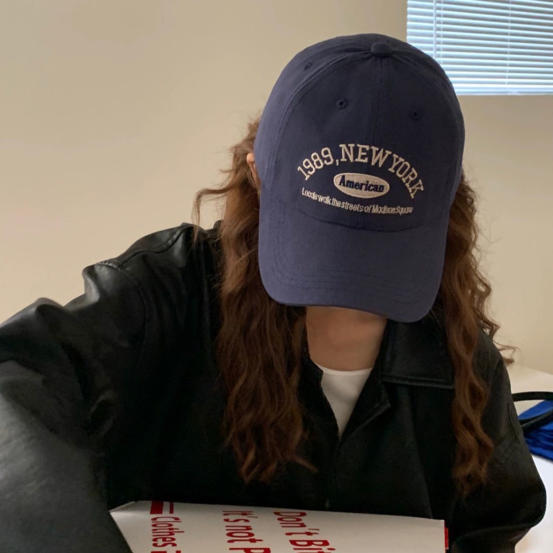 Mũ Beret Dệt Kim Mềm Mại Màu Xanh Navy Nhiều Kiểu Dáng Cho Nam Và Nữ