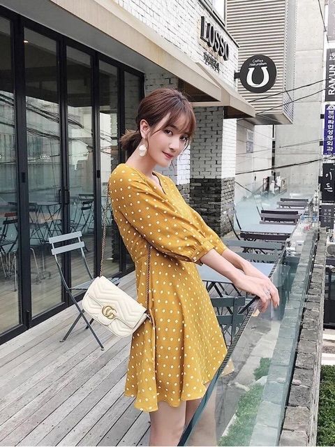 Đầm Nữ Vàng Bi Cam Cổ Chéo
