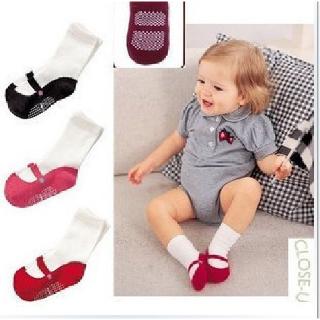 1 đôi tất giữ ấm chống trượt cho bé