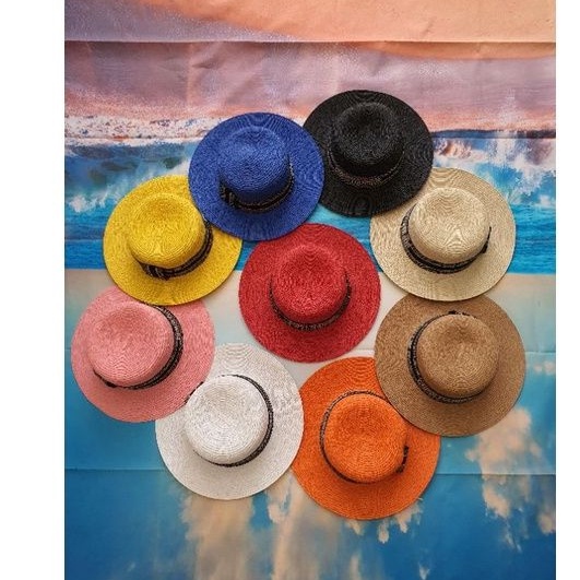 Mũ cói vành nhỏ đi biển đai gắn chữ M vàng sang chảnh