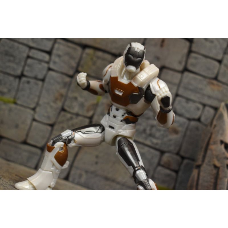 Mô hình nhân vật Marvel Legends Iron Man Starboost