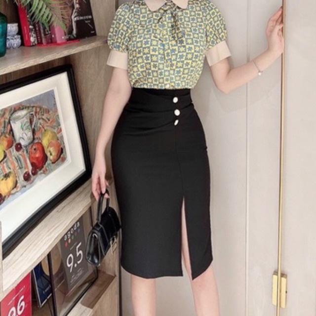Chân váy bút chì sẻ trước công sở chất co dãn phối 3 khuy VG652
