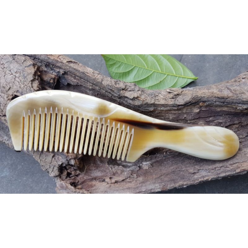 Lược sừng trâu tự nhiên có chuôi cầm 18-20cm chải tóc không gây tích điện và giảm xơ gãy tóc