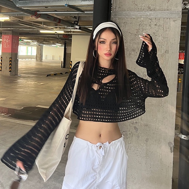 Áo croptop dệt kim QKOOLE tay loe dáng rộng rách cá tính phong cách Hàn Quốc thời trang cho nữ