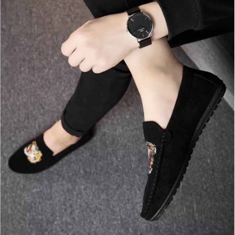 Giày bệt lười đàn ông thêu hình hổ size 39 // T90