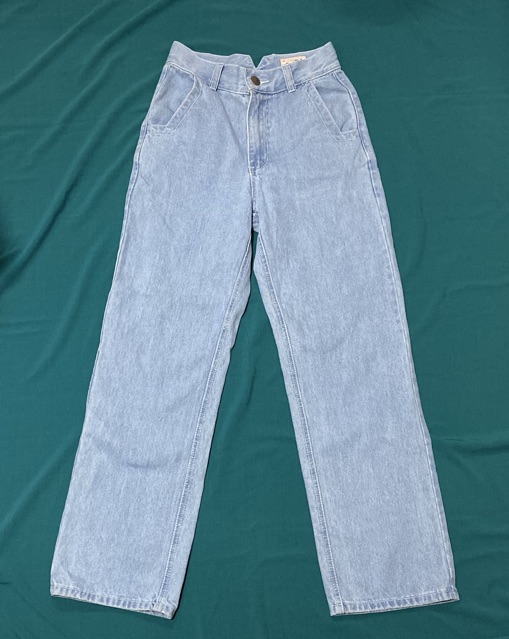 Quần jeans ống suông