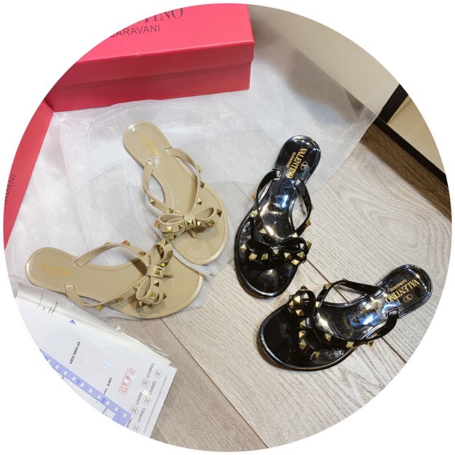 𝐑ẻ Sale SALE <3 Sale Hot | Trợ Giá | Dép nơ valentino xỏ ngón viền đinh spsl fullbox . . Tháng 7 👡 . ! New * ' . .