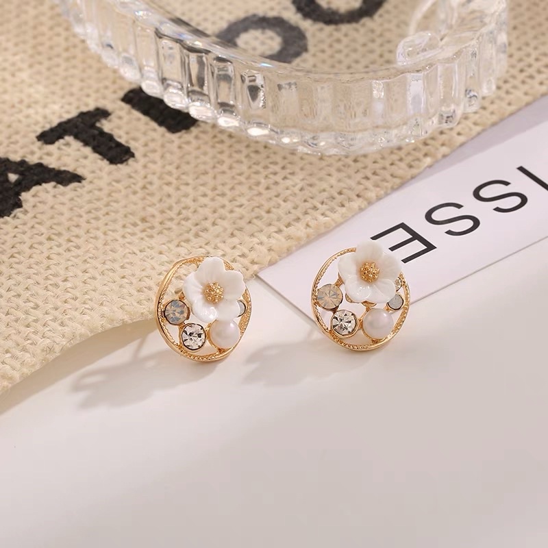 Hoa tai đính hạt và hoa - Maben