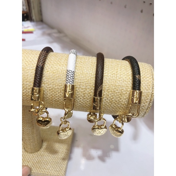 vòng tay thời trang cá tính