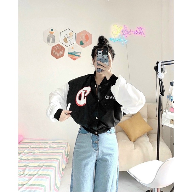 Áo khoác dù hai lớp phối tay trắng in chữ