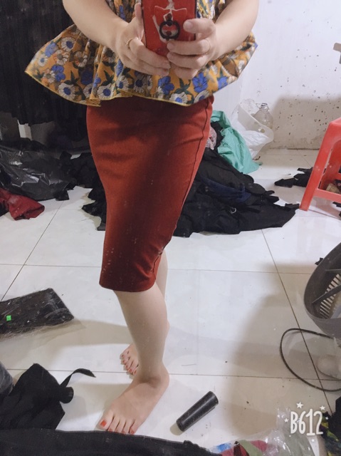 Chân váy bút chì màu đỏ đô, xanh lá, xanh coban, đen, trắng | BigBuy360 - bigbuy360.vn