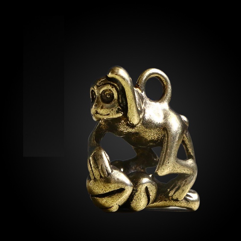 Tượng đồng mini tuổi Khỉ bằng đồng thau chế tác thủ công dùng để trang trí bàn làm việc oto đem lại may mắn tài lộc