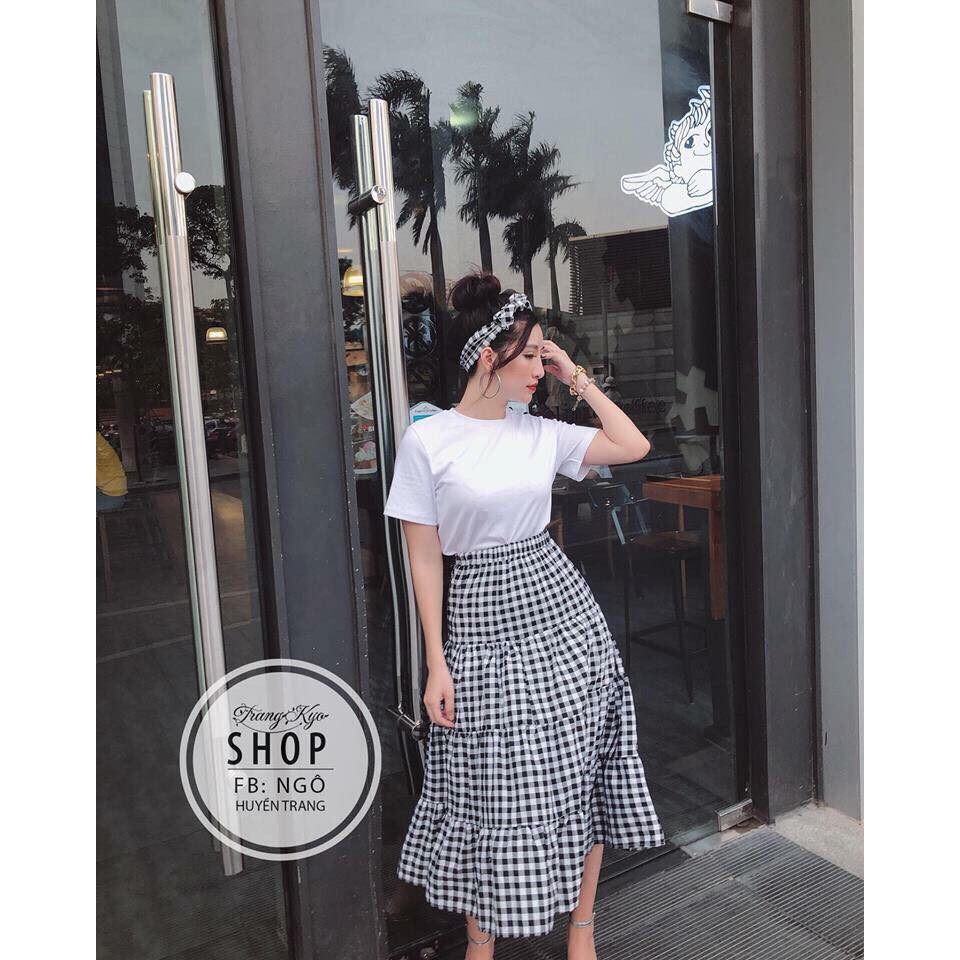 Set áo thun + chân váy caro