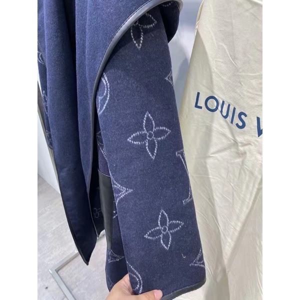 Áo khoác dạ dáng dài có mũ cho nữ thương hiệu Louis Vuitton LV cao cấp