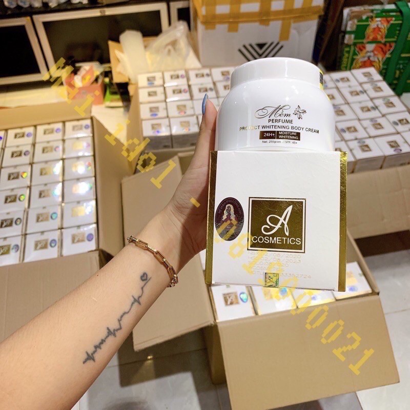 Body Mềm Nước Hoa Acometics 250g Mẫu mới