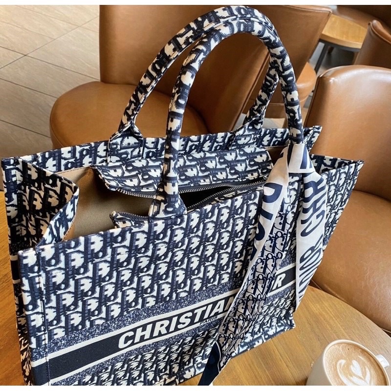 Túi Công Sở D.i.o Size 36 Và 41 Túi Q.c Da Mềm Hơn Bún Túi Đeo Vai Nữ