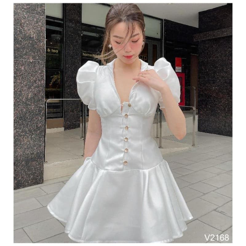 Đầm Trắng Cổ V Tay Bồng Đuôi Bèo Xòe Xếp Ly Bo Eo