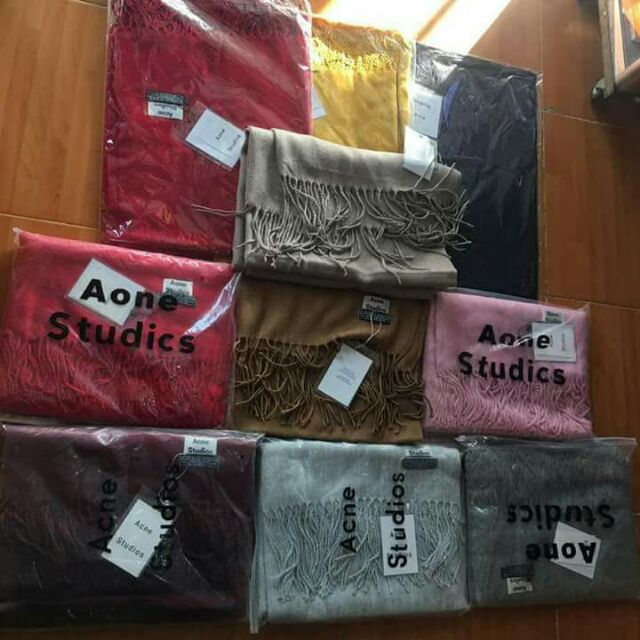 Khăn lông cừu Acne studio