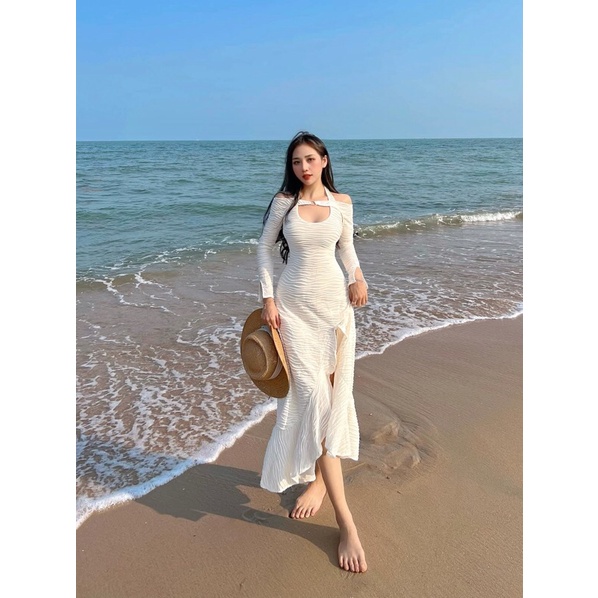 Đầm maxi trễ vai cổ yếm bèo lai