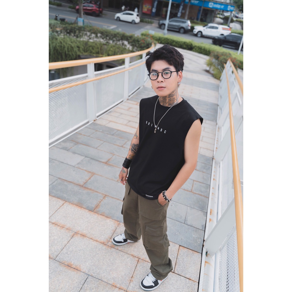 Grimm DC essential tank top // Black