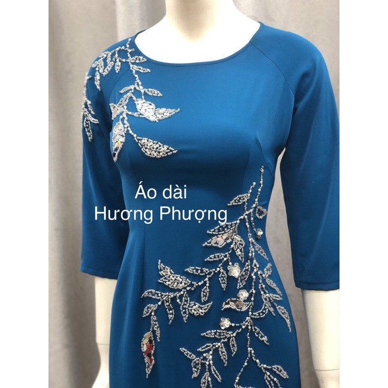 Áo dài trung niên thiết kế màu xanh