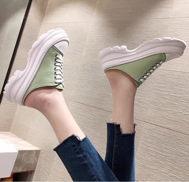 Sục nữ cao gót dáng thể thao